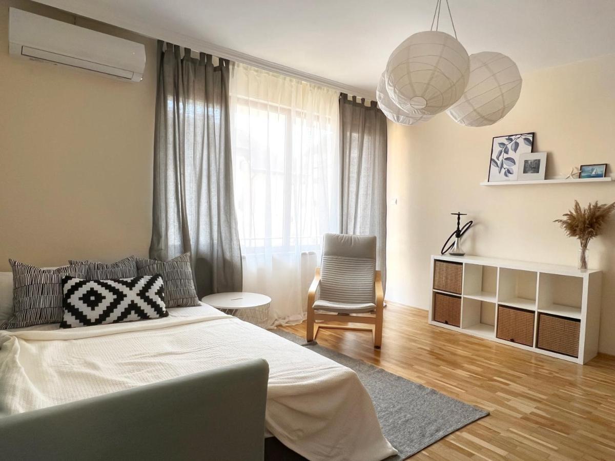 Lovely Apartment With Balcony In Pomorie Old Town By Flat Mаnаger Bagian luar foto