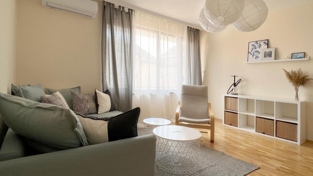 Lovely Apartment With Balcony In Pomorie Old Town By Flat Mаnаger Bagian luar foto