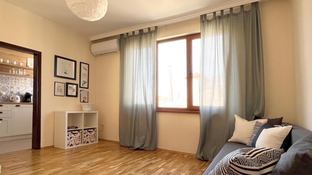 Lovely Apartment With Balcony In Pomorie Old Town By Flat Mаnаger Bagian luar foto